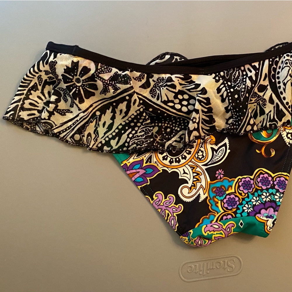 Victoria Secret Paisley Bikini - Picture 5 of 5